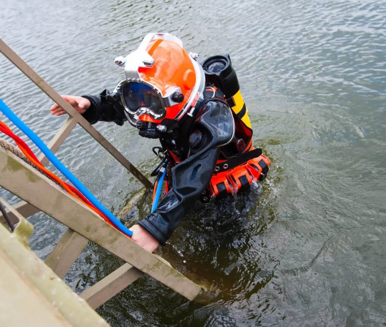 underwater commercial services